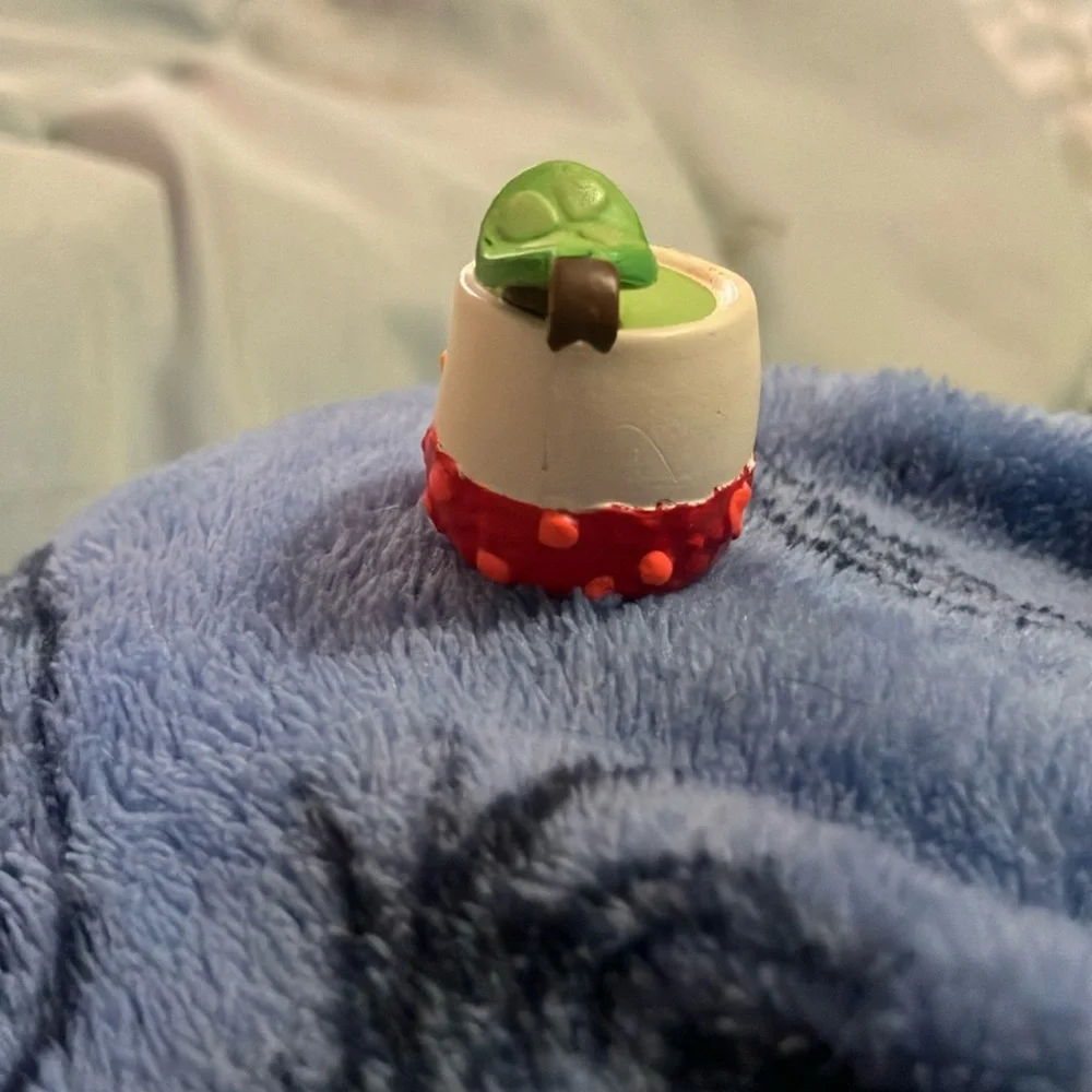 Cute Bird-Themed Ceramic Cup with Red and Green Accents